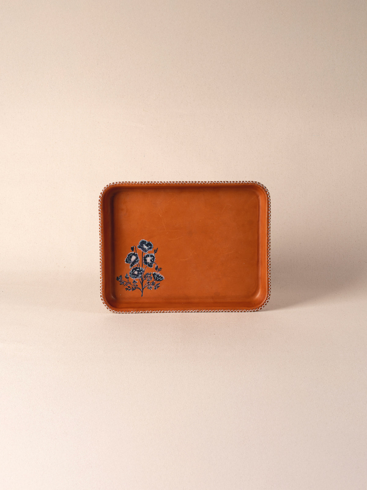 Hand-painted natural vaquetta leather rectangle catch-all tray