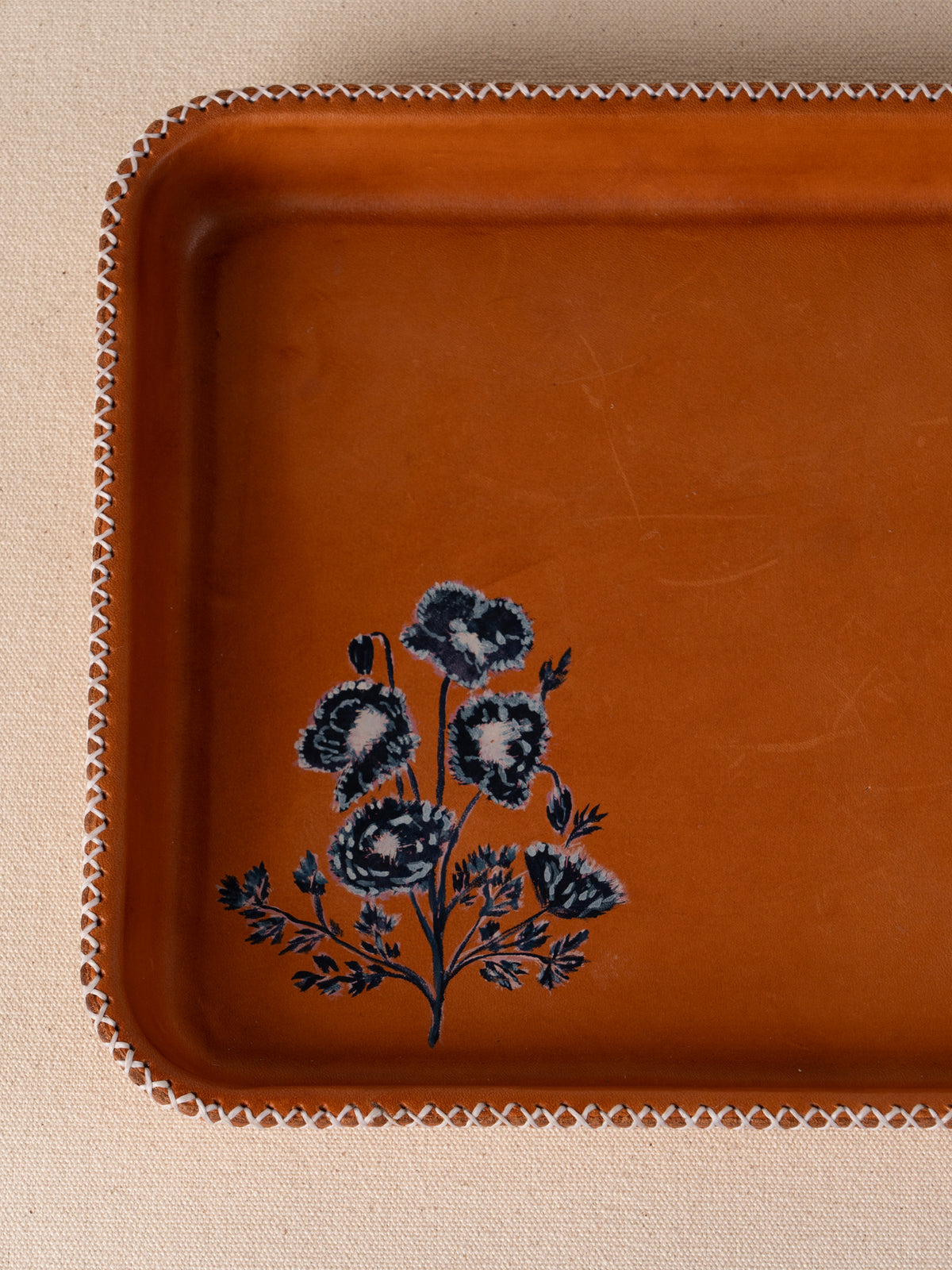 Hand-painted natural vaquetta leather rectangle catch-all tray