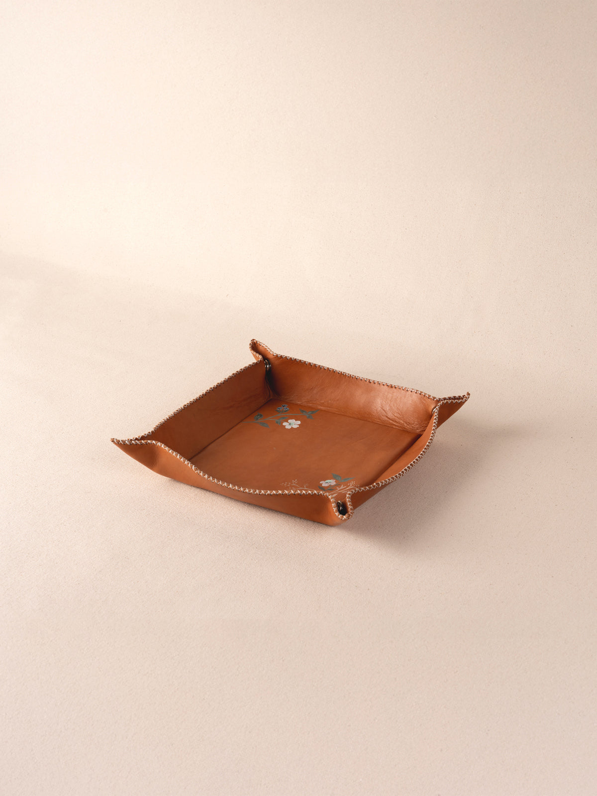 Hand-painted vaquetta leather square catch-all tray