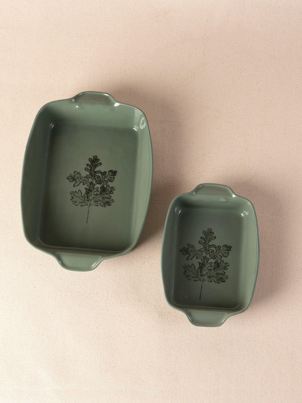 Green handmade ceramic small casserole with Valley Oak Leaf design by Kulak Ceramic